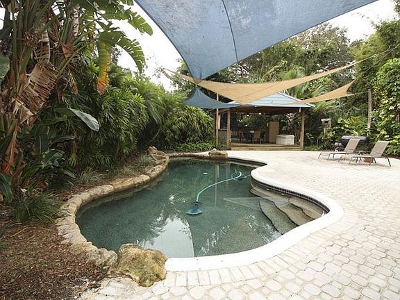 2nd image of 2522 Lake Margaret Dr