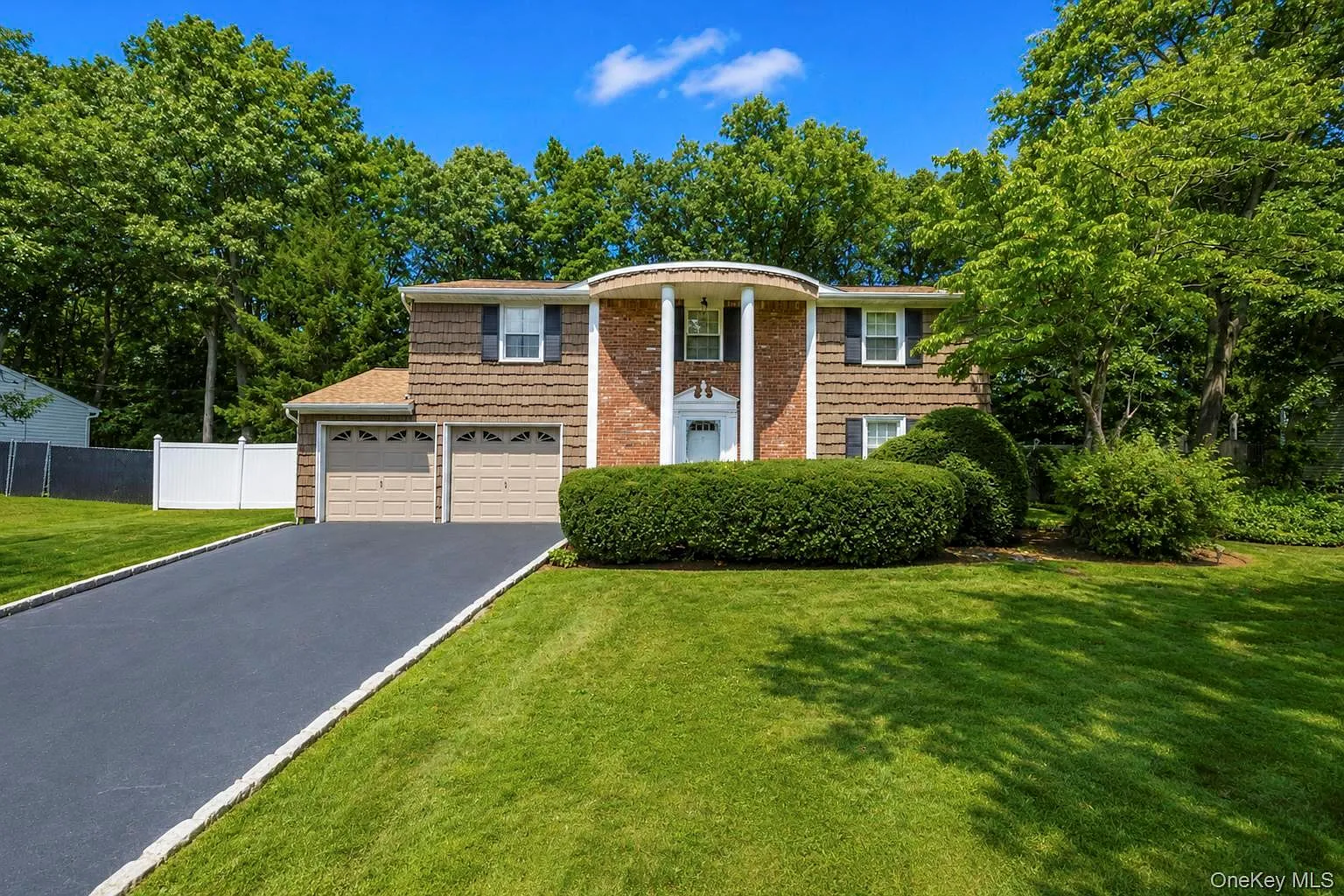 4 bed, 2.5 bath, 1972 sqft, $4,500 — Photo 2