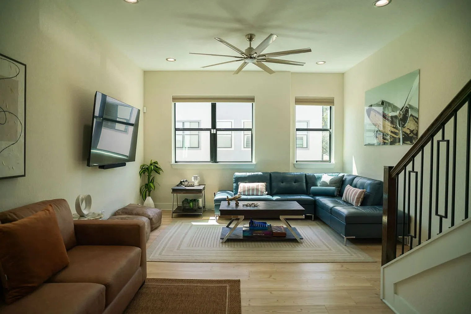 3 bed, 2.0 bath, 1614 sqft, $3,025 — Photo 3