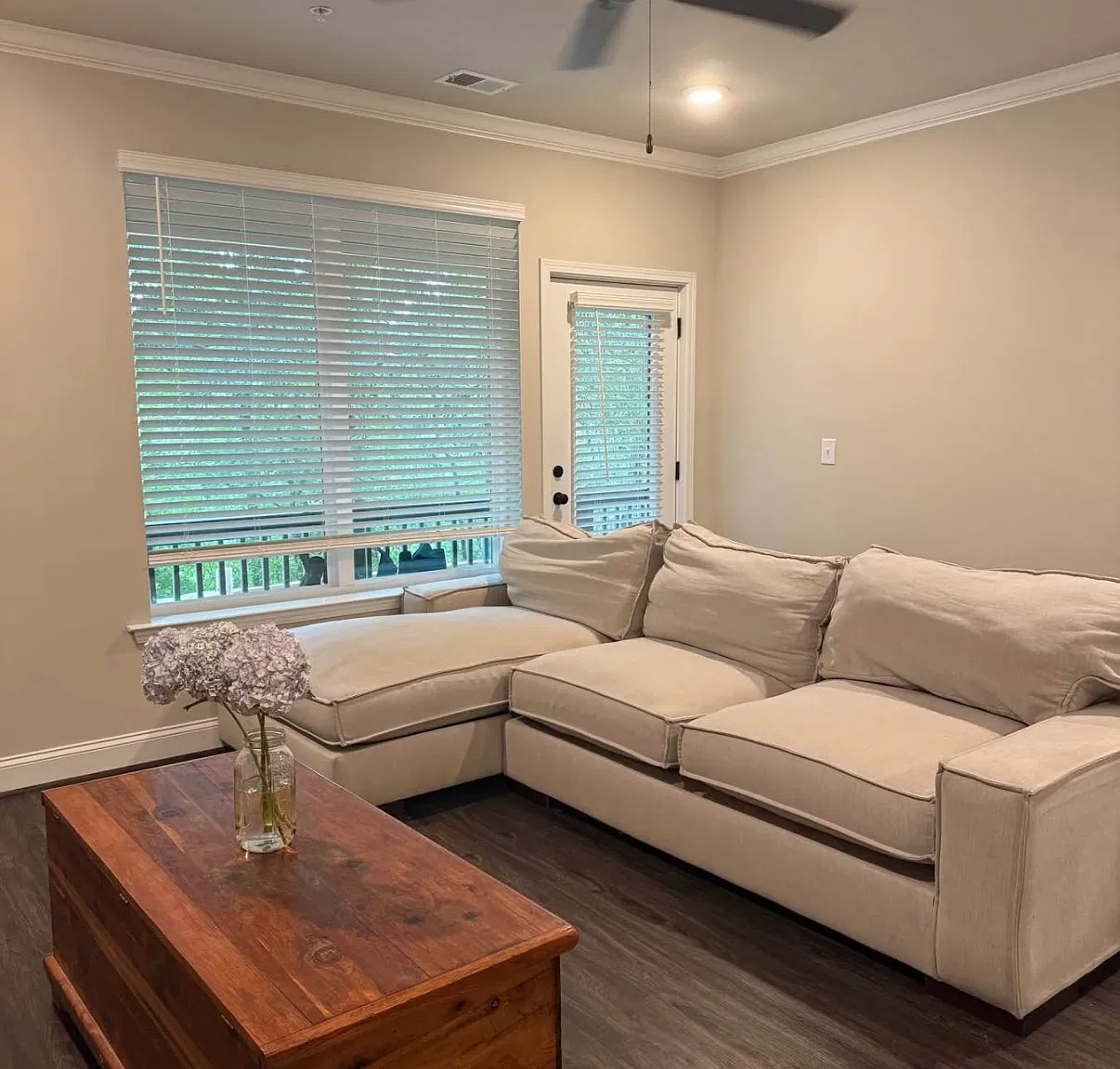 2 bed, 1211 sqft, $2,050 — Photo 3