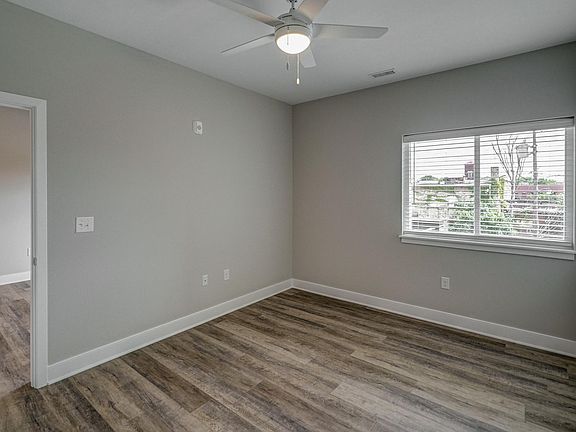 4th image of 1510 Bainbridge St #210