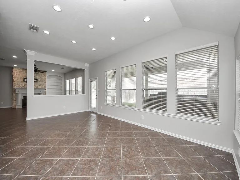 18403 Sierra Falls Ct — Photo 21
