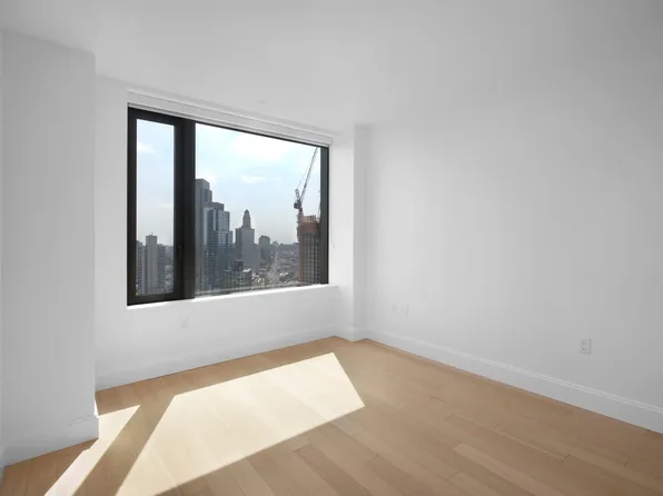 10 City Point image 6 of 28