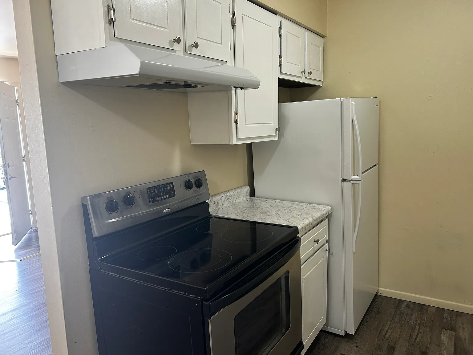 1 bed, 700 sqft, $699 — Photo 3
