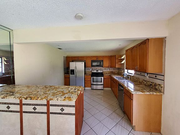 3rd image of 2315 NE 174th Ter