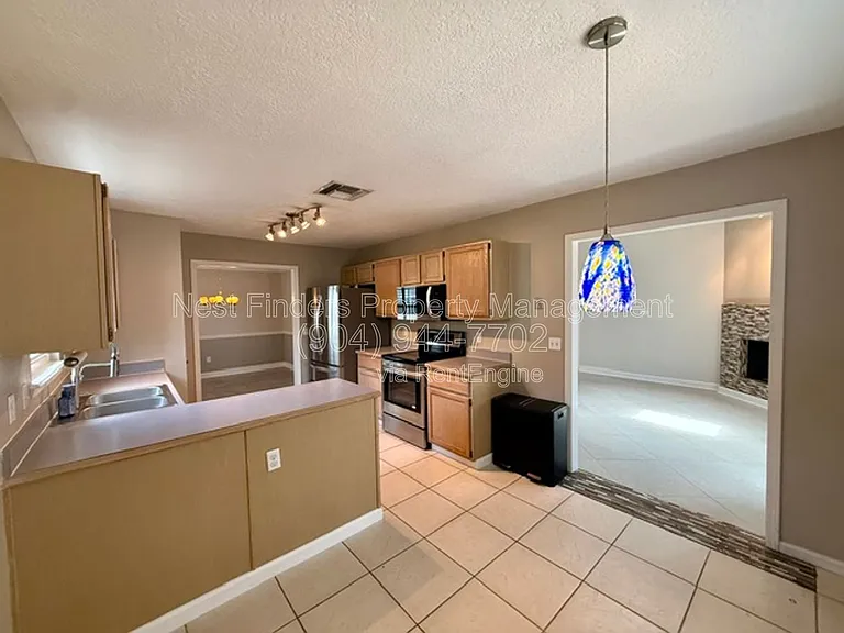 1695 Evans Dr S — Photo 14