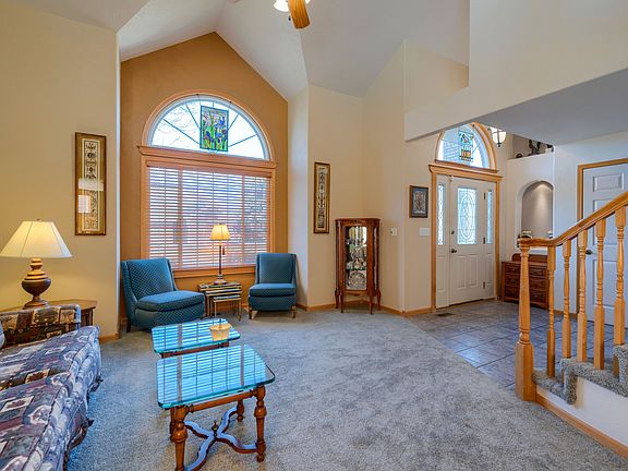 B1 - Living Room 9.jpg