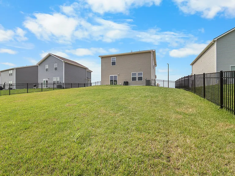 901 Moray Ln — Photo 36
