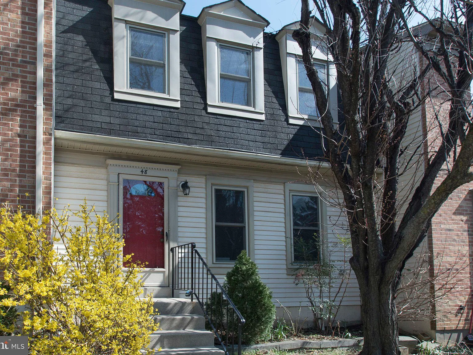 3 bed, 3.5 bath, 1958 sqft, $2,850 — Photo 1