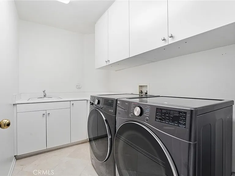 2536 Brennen Way — Photo 32