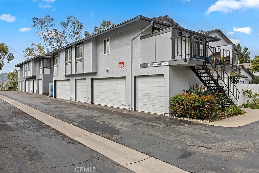 3 bed, 1062 sqft, $3,450 — Photo 1