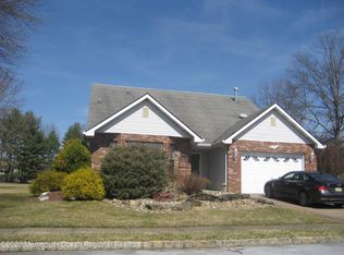 28 Peasley Dr, Marlboro, NJ 07746