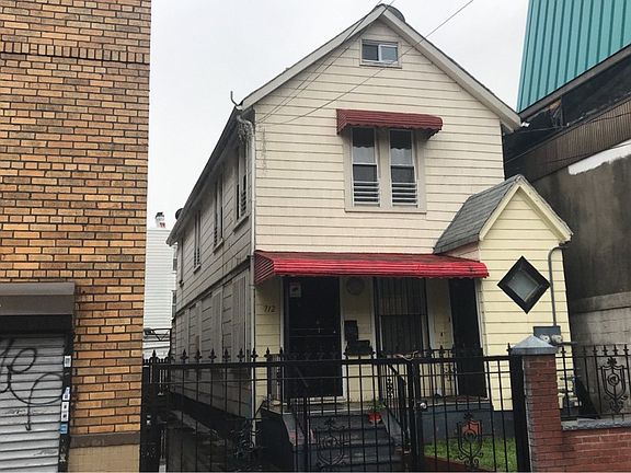 3rd image of 712 E 239th St