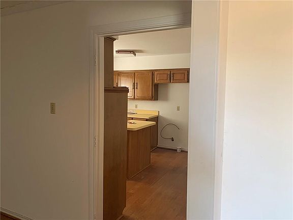 5th image of 1513 Woodlawn Pkwy