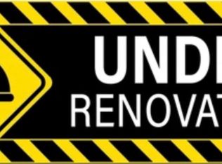 8483 Central Ave, Center Line, MI 48015