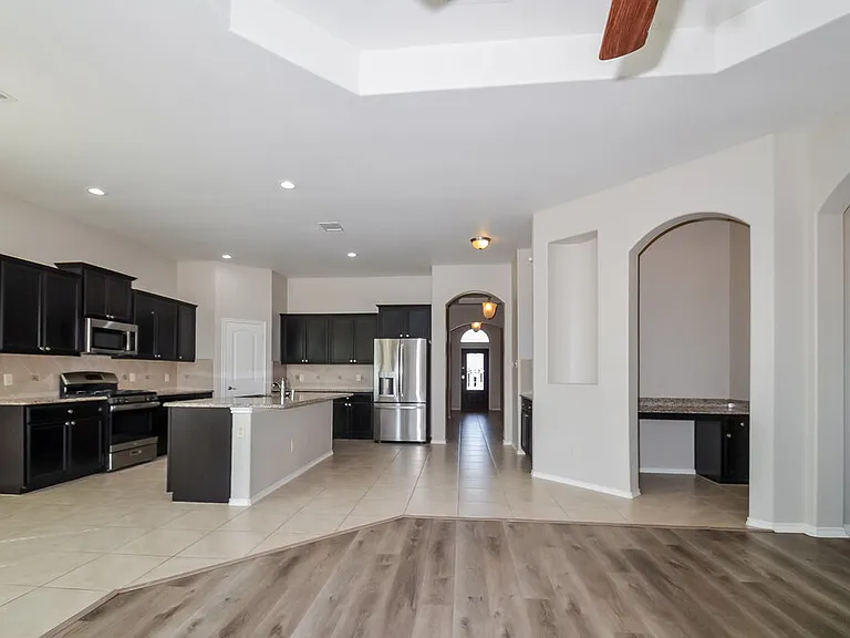 1805 Lake Pine Dr — Photo 5