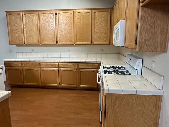 3rd image of 3200 N Oliver Dr #343