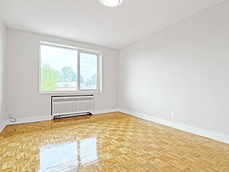 990 Avenue Rd #201 — Photo 4