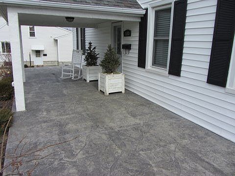 2nd image of 1153 Summit Dr