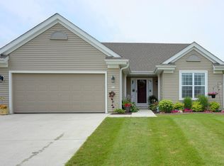 214 Reeds Dr, West Bend, WI 53095