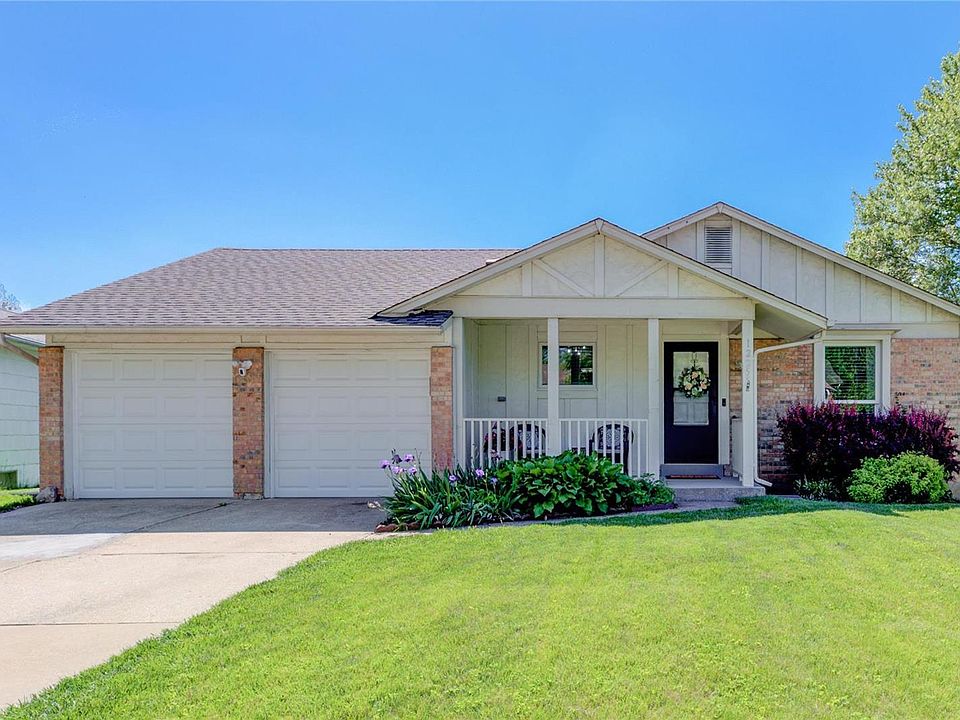 12255 Creve Coeur Ridge Ct, Maryland Heights, MO 63043 Zillow