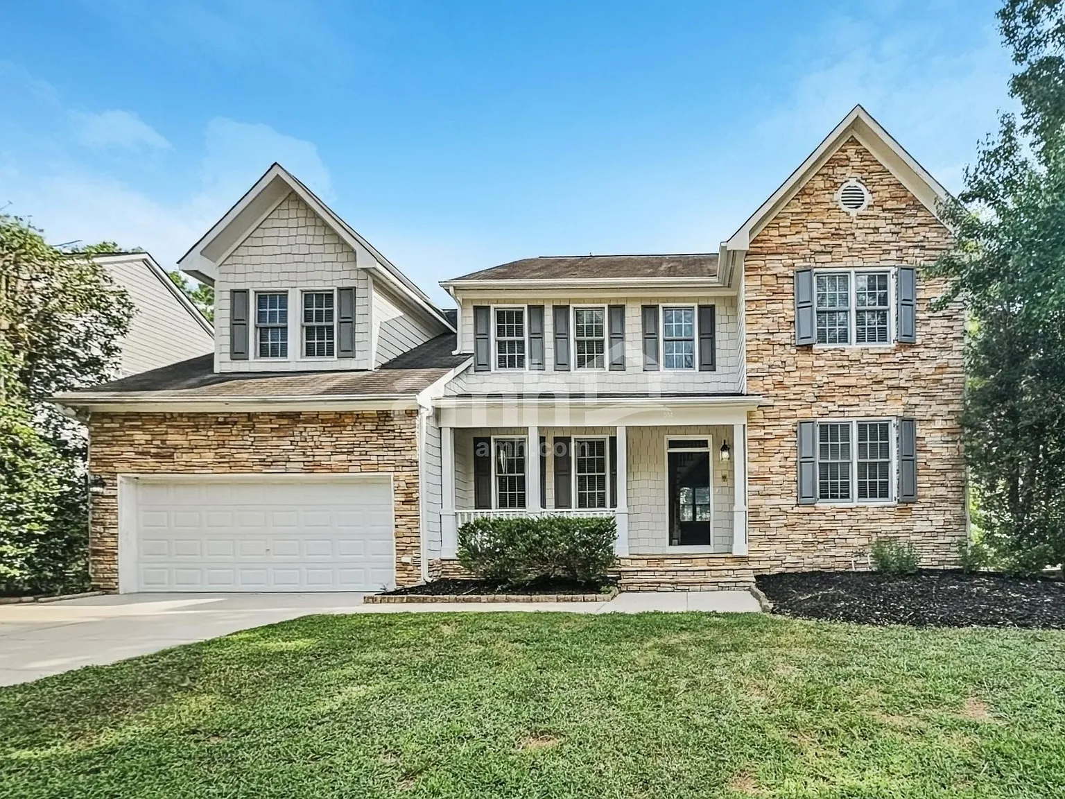 4 bed, 2.5 bath, 2884 sqft, $2,810 — Photo 1