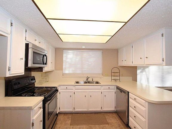 4th image of 8828 Winston Way