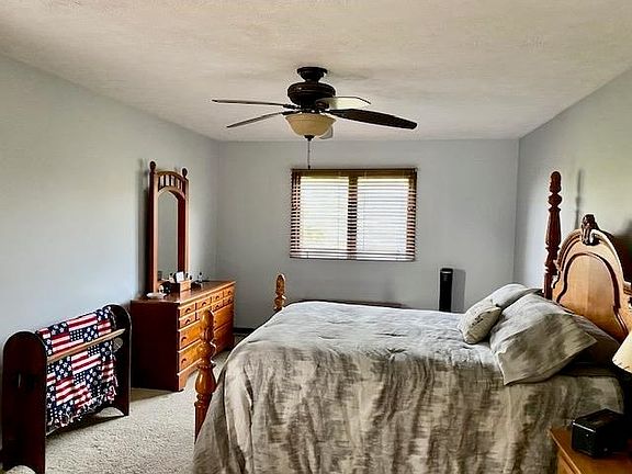 4th image of 3004 Country Club Ln