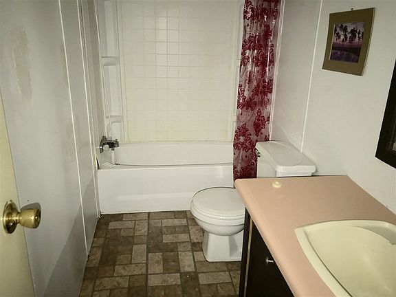 Bathroom 1, off kitchen