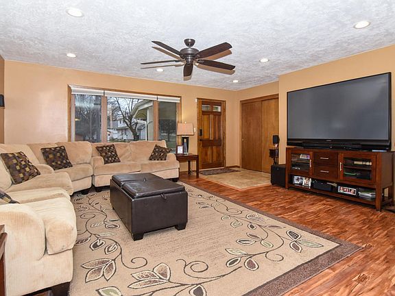 2nd image of 1519 N Grandview Blvd