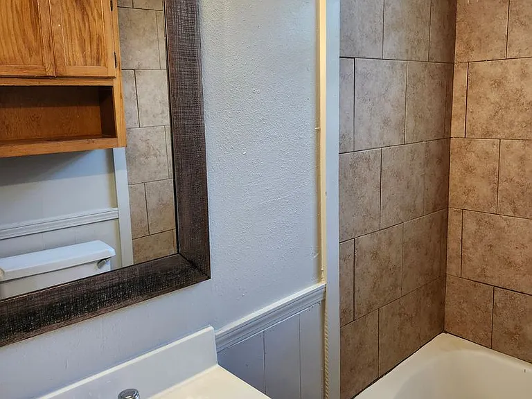 904 Sherris Ln — Photo 8