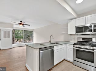 800 4th St SW APT S221, Washington, DC 20024