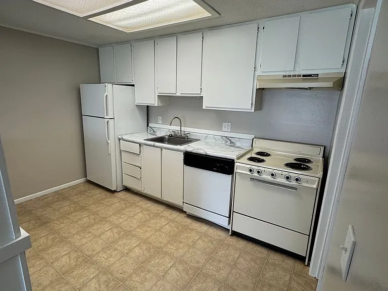 Poplar Ridge Apartments — Photo 23