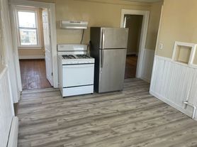 442 Smithfield Avenue - 1 Oriole Avenue, 7