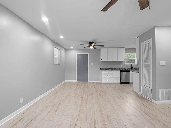 3rd image of 2925 Rollingwood Drive