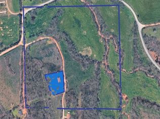 37 W Mountain Rd, Decatur, AR 72722