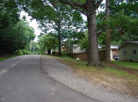 3rd image of 119 Oakland Dr