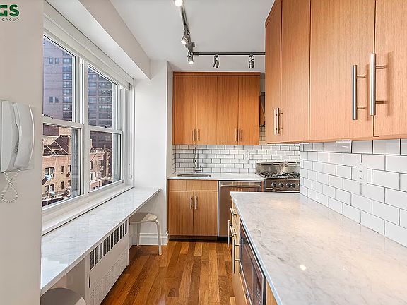 4th image of 400 E 54th St APT 19E