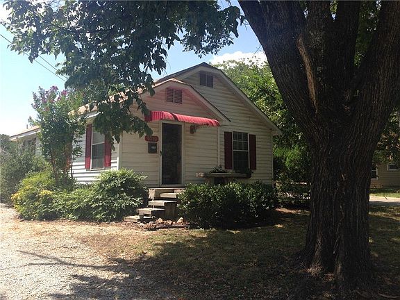 2nd image of 1419 Oak St