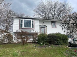 479 Wicks Rd, Brentwood, NY 11717