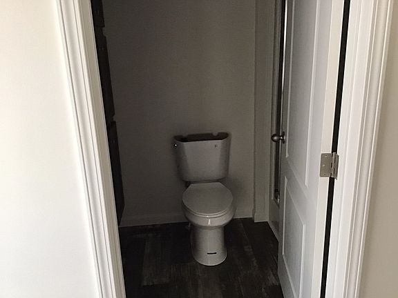 4th image of 2 Willow Dr #142
