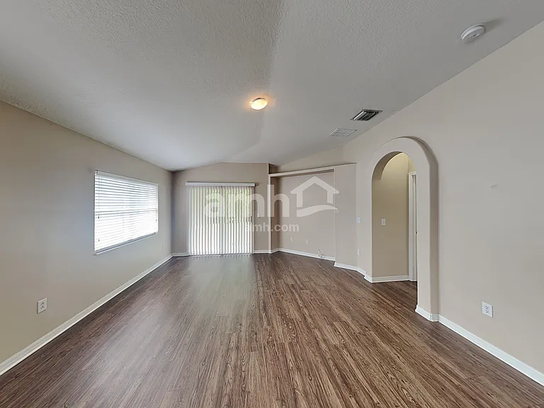 25815 Crippen Dr — Photo 3