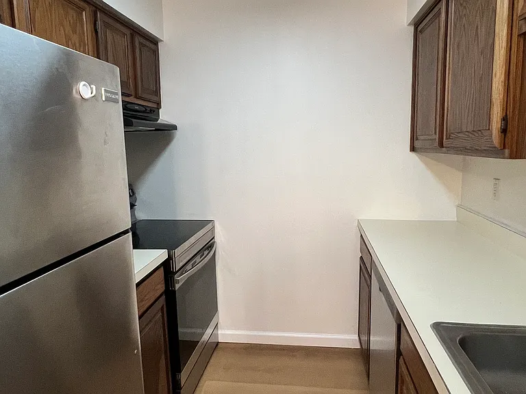 4709 Ravens Crest Dr — Photo 4
