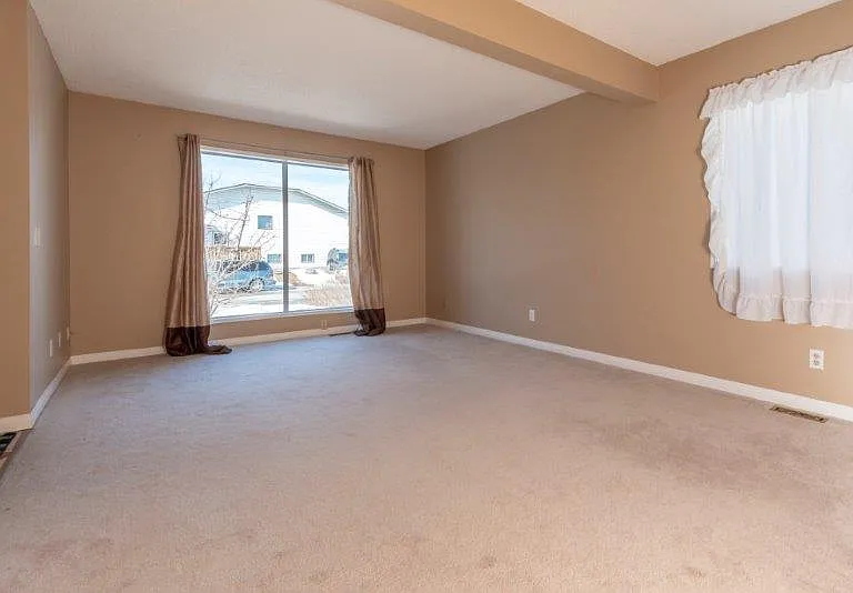 188 Taradale Close NE — Photo 5