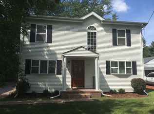 7730 Eleanor Pl, Willowbrook, IL 60527