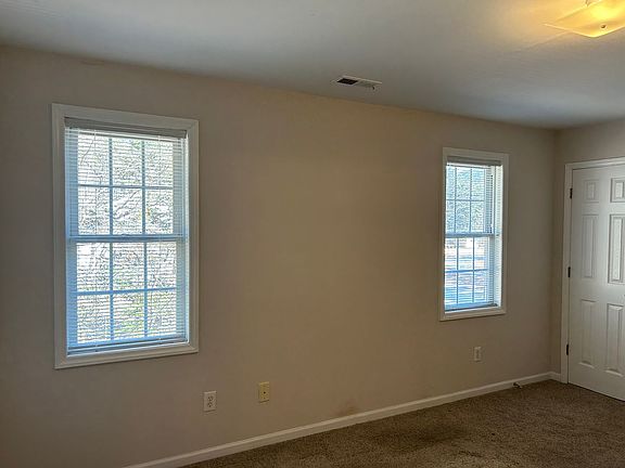 5th image of 269 Marshbanks St Unit 4