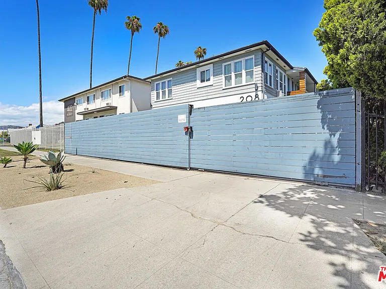 208 S Harvard Blvd #3 — Photo 10