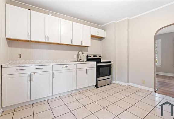 2nd image of 14 C St Unit 14