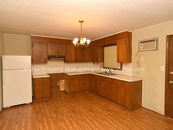 3rd image of 415 1st Ave