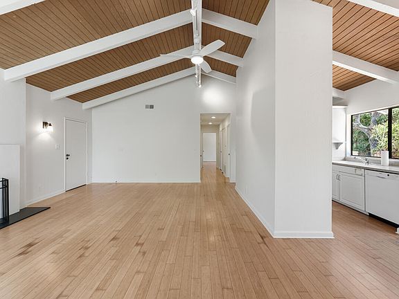 4th image of 555 N La Cumbre Rd